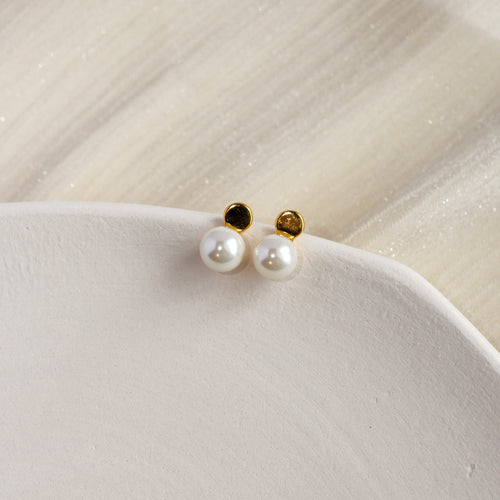Odella Pearl Studs (Gold)