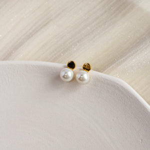 Odella Pearl Studs (Gold)