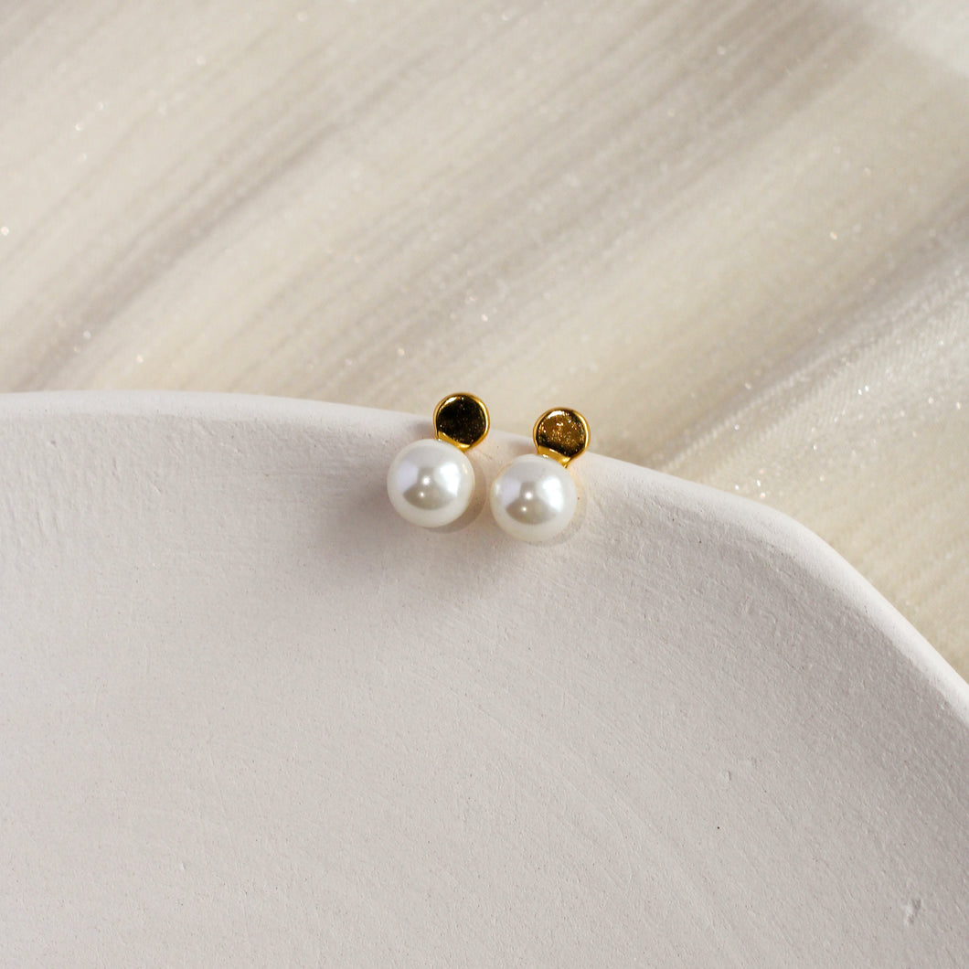 Odella Pearl Studs (Gold)