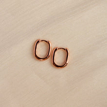Load image into Gallery viewer, Joelle Basic Huggies (Rose Gold)