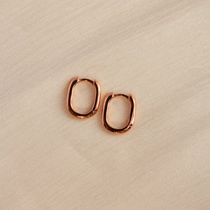 Joelle Basic Huggies (Rose Gold)