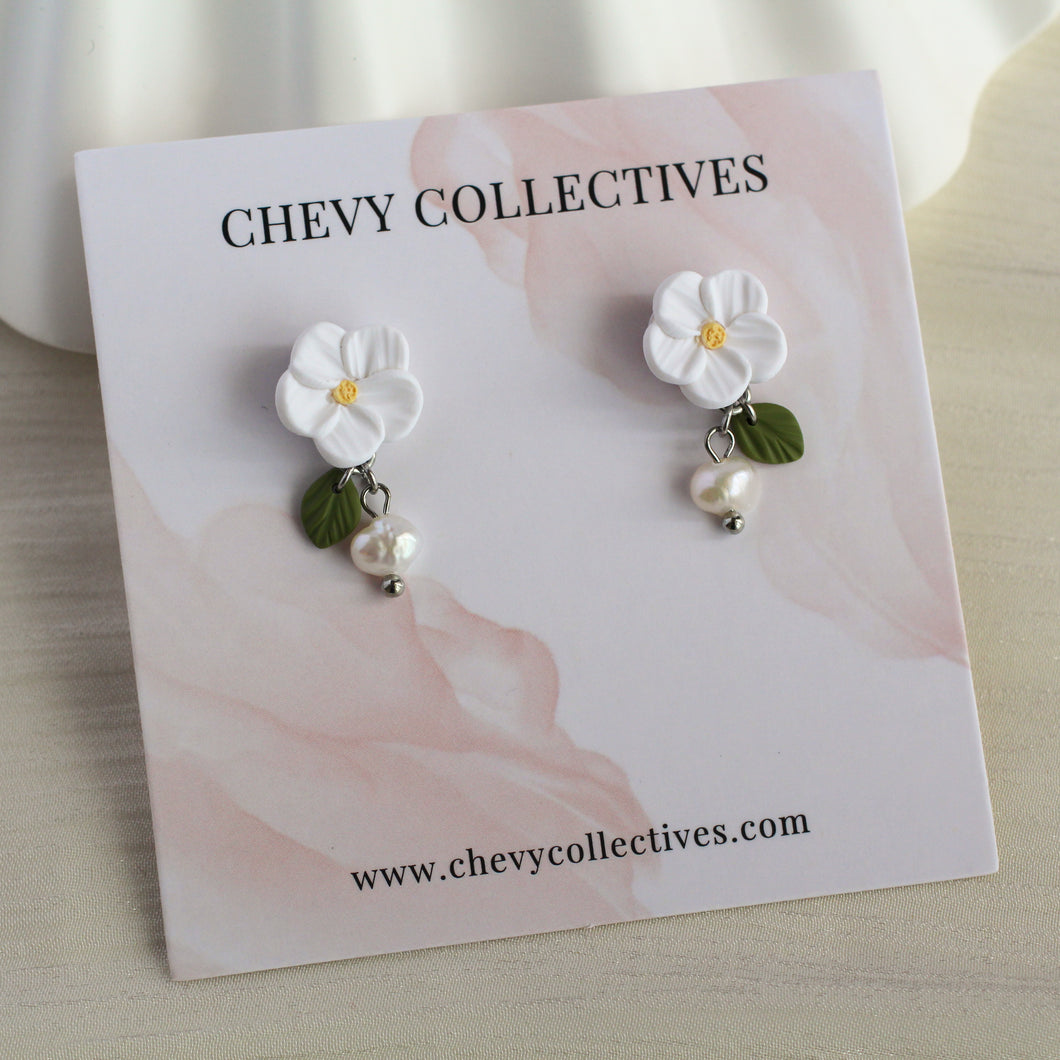 Wildflower Dangle (White Pearl)