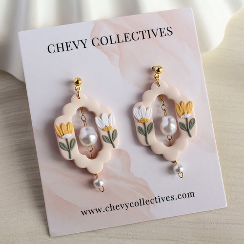 All Things Floral (Cream Aztec Pearl)