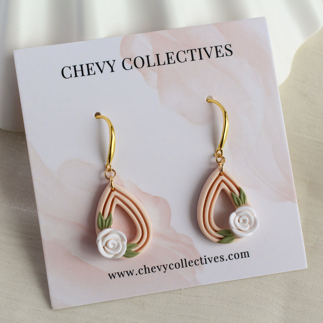 All Things Floral (Teardrop - Cream)