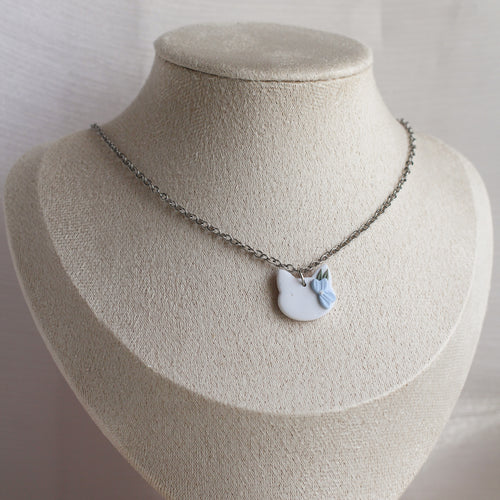Mini Cat (Necklace - Granite White, Blue Florals)