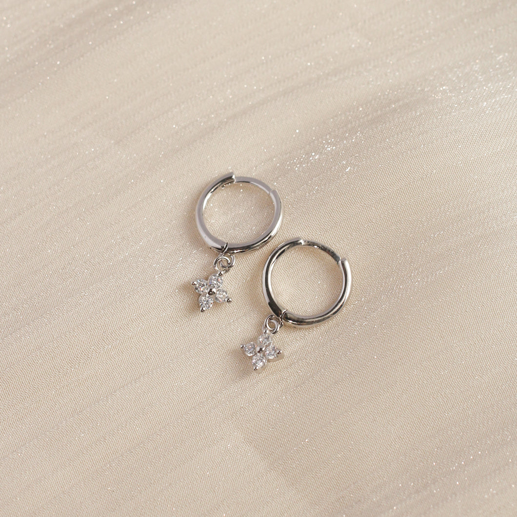 Kelynn Clover Huggies (Silver)