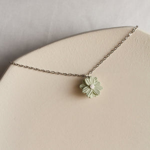 Daisy Necklace (Sage)