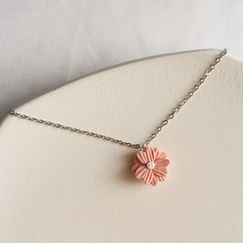 Daisy Necklace (Peach)