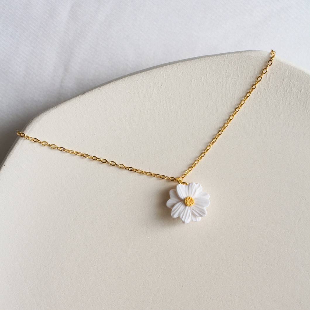 Daisy Necklace (White - Gold Chain)