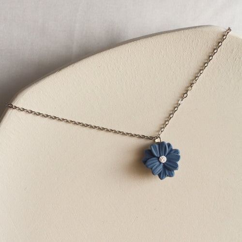 Daisy Necklace (Blue)