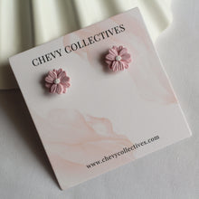 Load image into Gallery viewer, Daisy Studs (Pink)