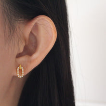 Load image into Gallery viewer, Callie Oval Studs (Gold)