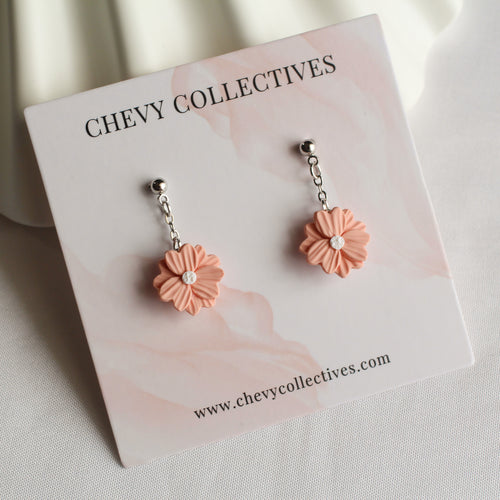 Daisy Earrings (Peach)