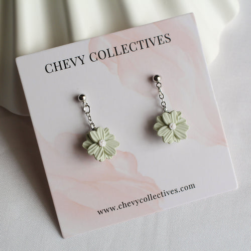 Daisy Earrings (Sage)