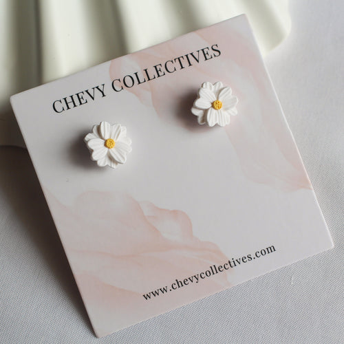 Daisy Studs (White)