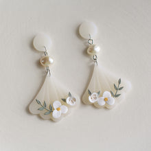 Load image into Gallery viewer, All Things Floral (Scallop - Transculcent, White Rose) *PREORDER